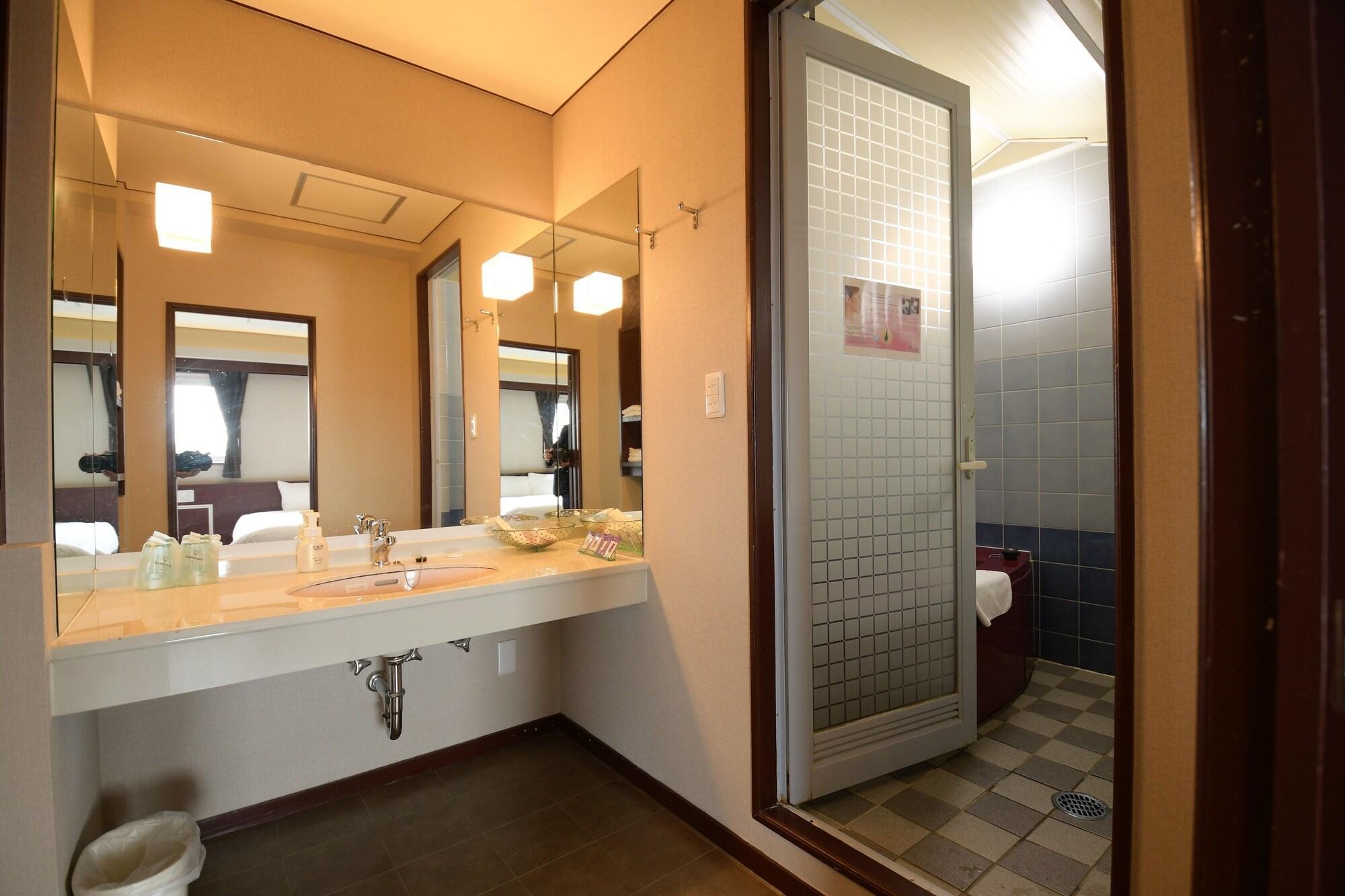 Rycom Crystal Hotel Okinawa Exterior foto